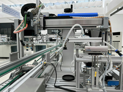 Schrittmotor vs. Servomotor: Der große Antriebsvergleich für CNC-Fräsen