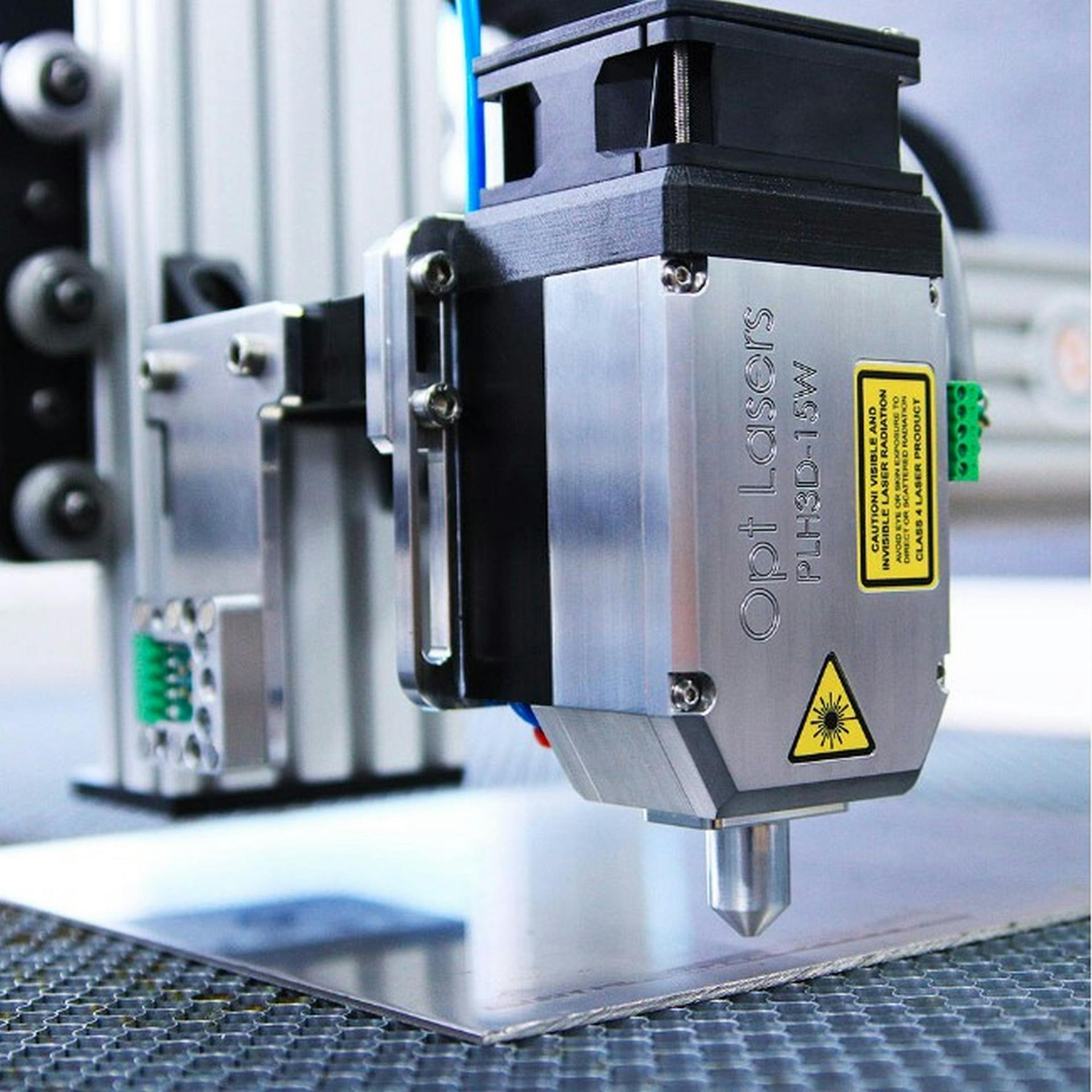 CNC in der Werbetechnik: Schilder, Buchstaben und Displays professionell fertigen