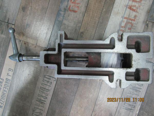 Bohrmaschinenschraubstock Kipp KK4