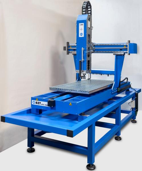 BZT PFX 1500 CNC-Portalfräse mit stabiler Bauweise und großzügiger Arbeitsfläche für präzise Fräsarbeiten.