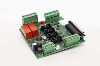 Übergabemodul 2 x 230 V mit integriertem PWM-Modul für CNC-Steuerungen, kompakte Bauweise, robustes Gehäuse.