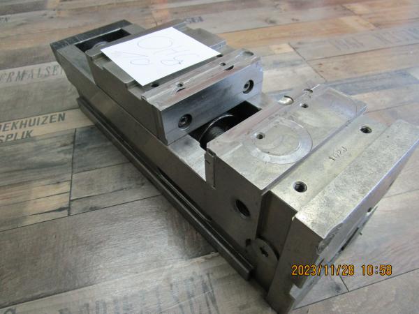 Arno Kesel Präzisionsschraubstock rundum geschliffen