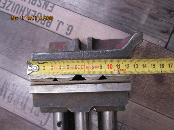 Bohrmaschinenschraubstock Kipp KK4